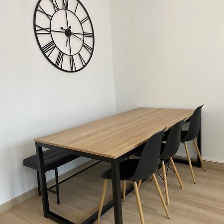 Superbe Appartement Au Bord De Vienne ลิมอจส์ ภายนอก รูปภาพ