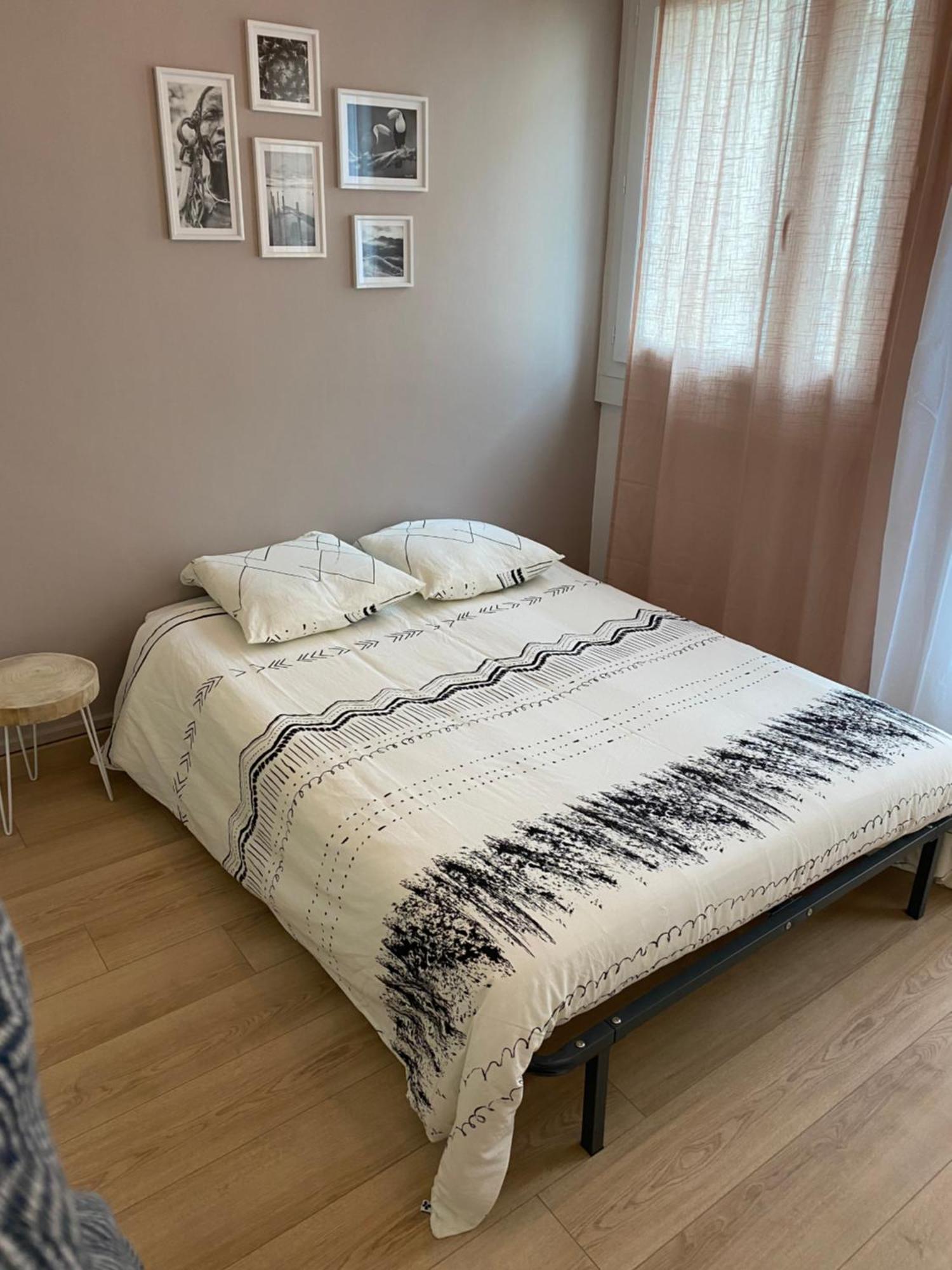 Superbe Appartement Au Bord De Vienne ลิมอจส์ ภายนอก รูปภาพ
